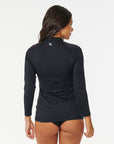 RIP CURL | CLASSIC SURF LS UPF RASHGUARD | לייקרה נשים וויבז מ.ס בע"מ