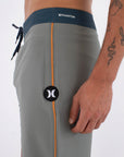 HURLEY | PHANTOM ECO BLOCK PARTY SOLID 18 GREY | מכנס גלישה בגד ים 911