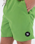 HURLEY | M VOLLEY ICON SOLID 17' | מכנס בגד ים ירוק 911