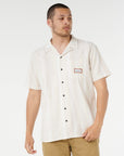 RIP CURL | MOD CALI STRIPE S/S SHIRT | חולצה מכופתרת גברים וויבז מ.ס בע"מ