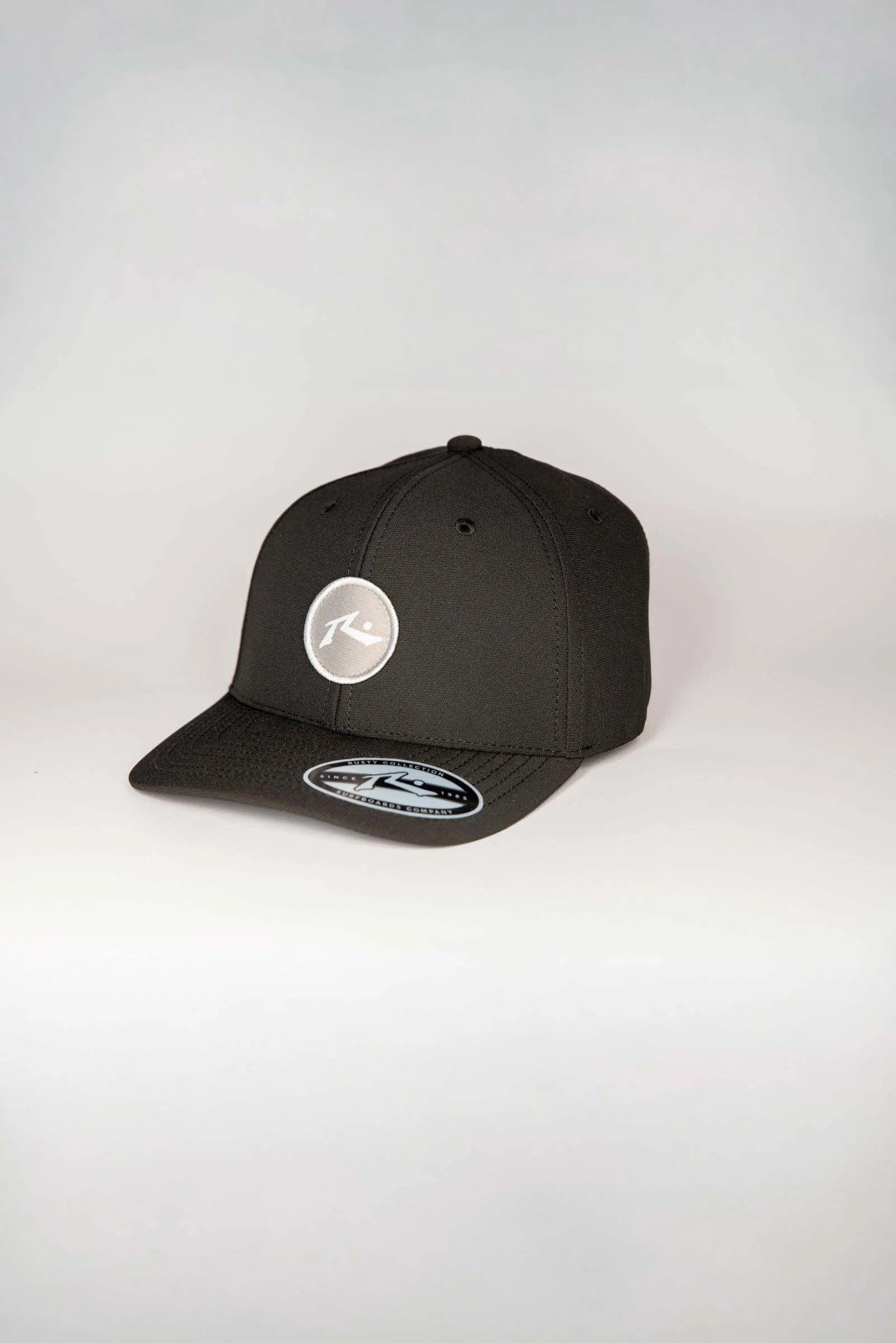 RUSTY | כובע שחור פאץ' RUSTY