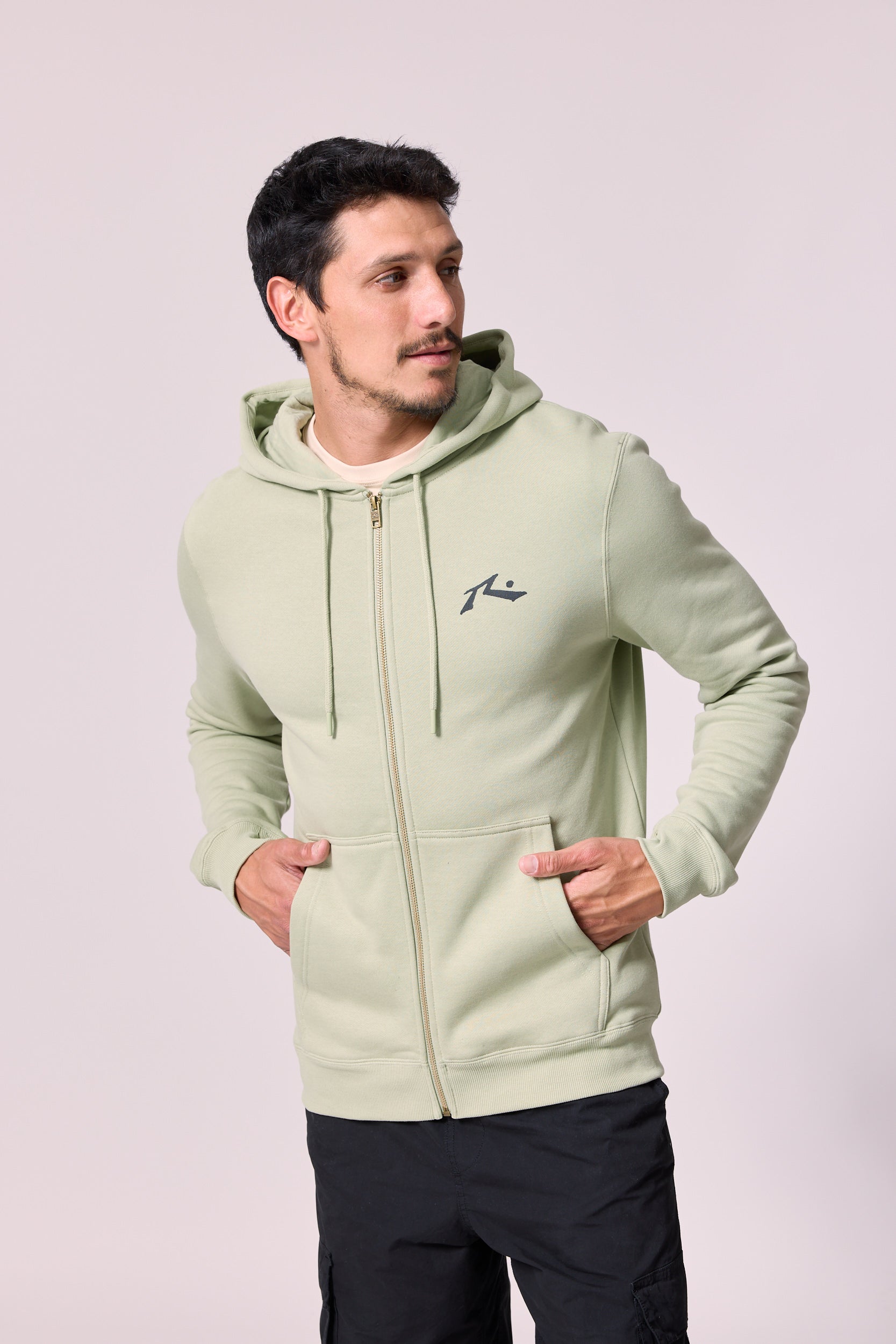 RUSTY | ERIKIS CANGURO | קפוצ'ון אוריונקה