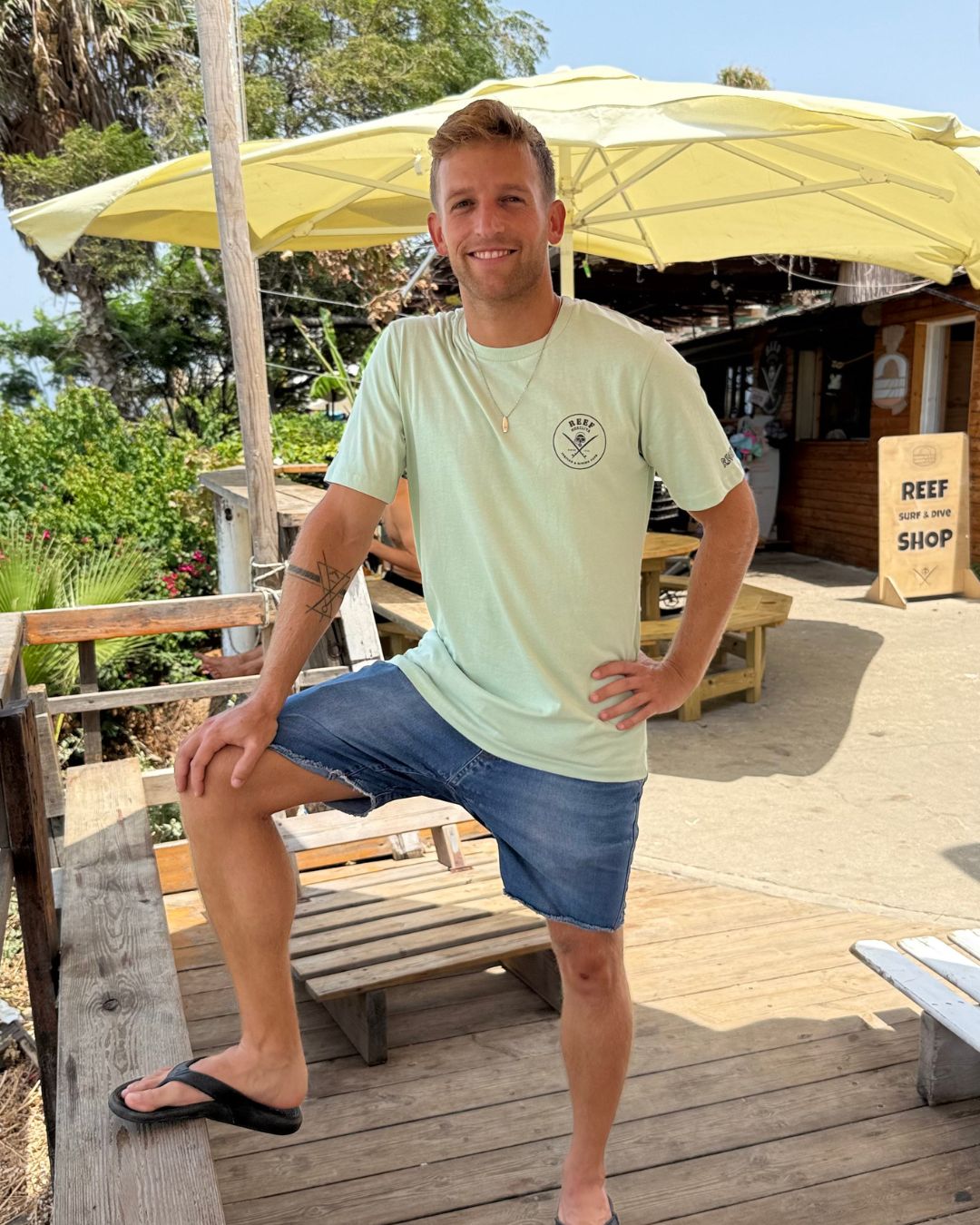 Reef GOING T-Shirt | חולצה ריף - ירוקה Reef Shop