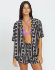 VOLCOM | SUN STUNNER SS | חולצה מכופתרת נשים שחור VOLCOM