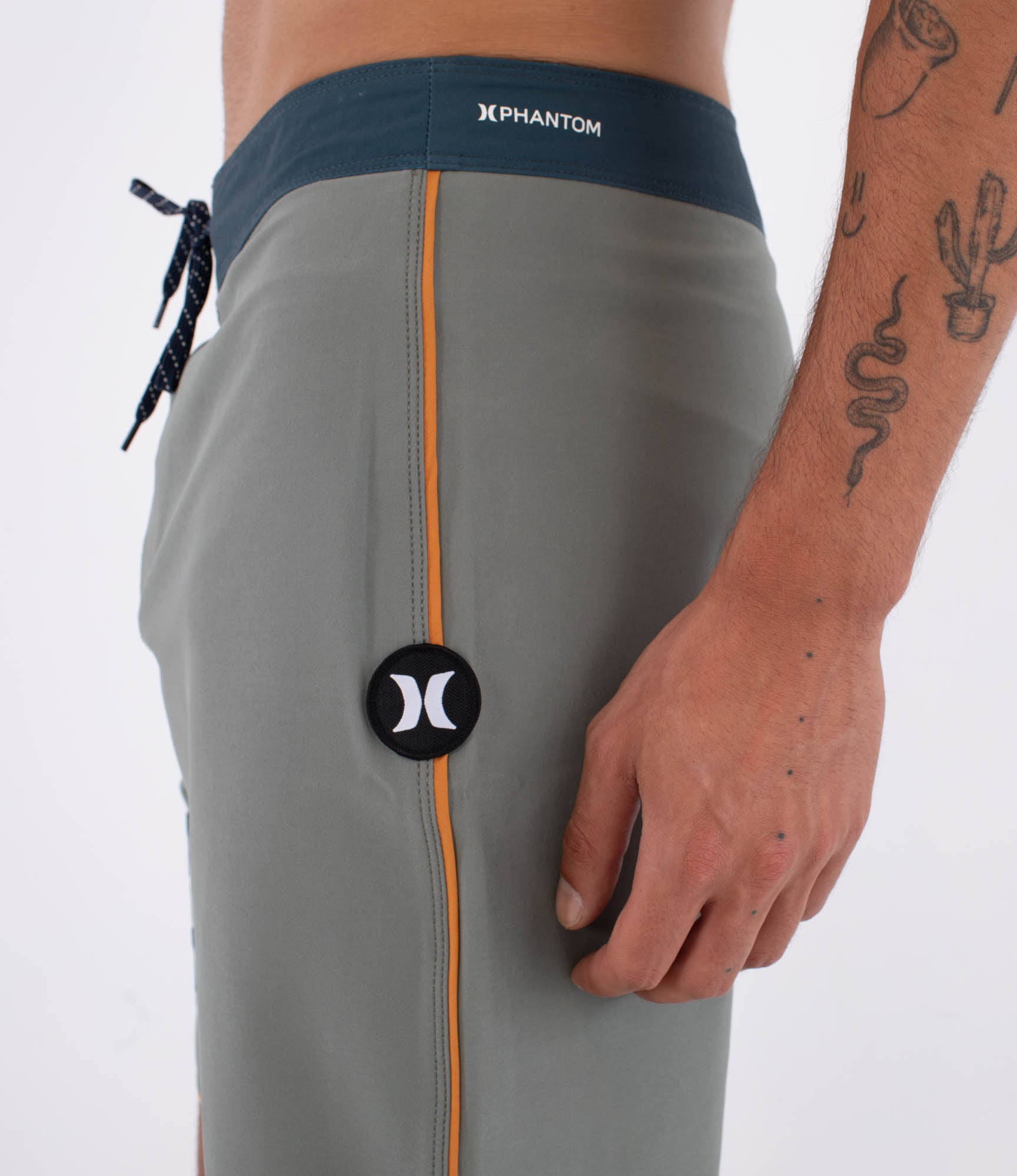 HURLEY | PHANTOM ECO BLOCK PARTY SOLID 18 GREY | מכנס גלישה בגד ים 911