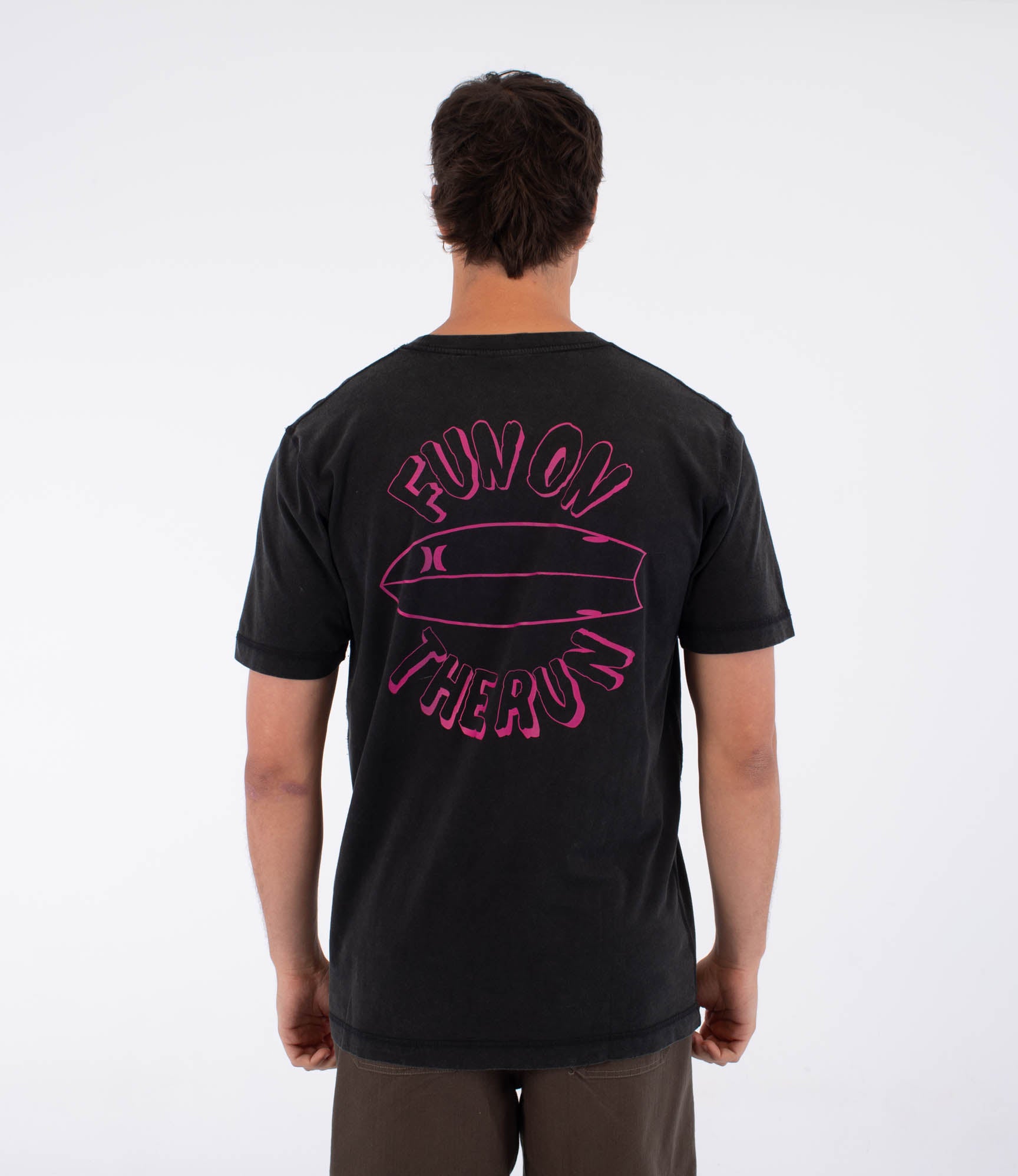 HURLEY | M SIDER BP SS TEE | חולצה שחור קצרה 911