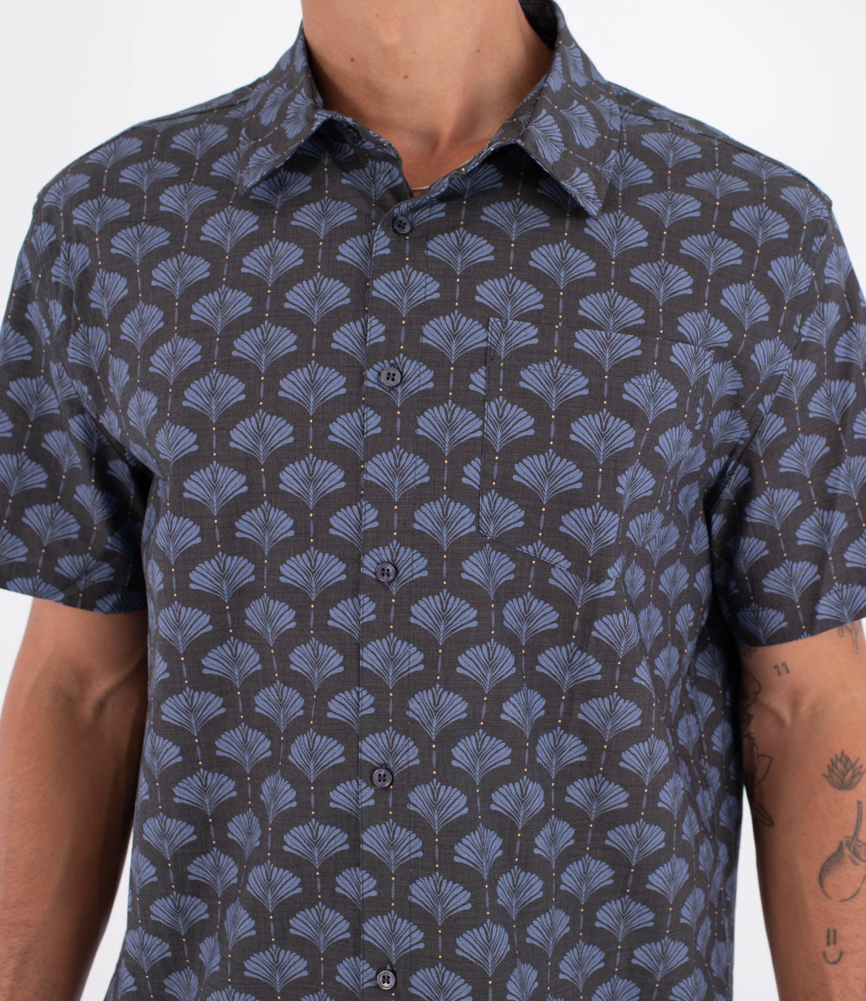 HURLEY | M WOVEN SS PRINTING PRESS ARBORE | חולצה מכופתרת קצרה 911