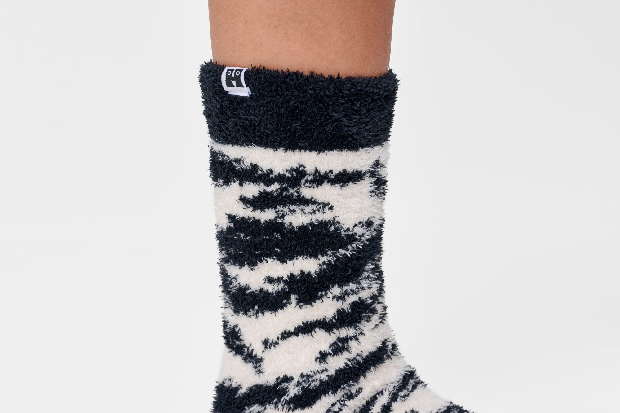 HAPPY SOCKS | FLUFFY ZEBRA SOCK | האפי סוקס זוג גרביים זברה 911
