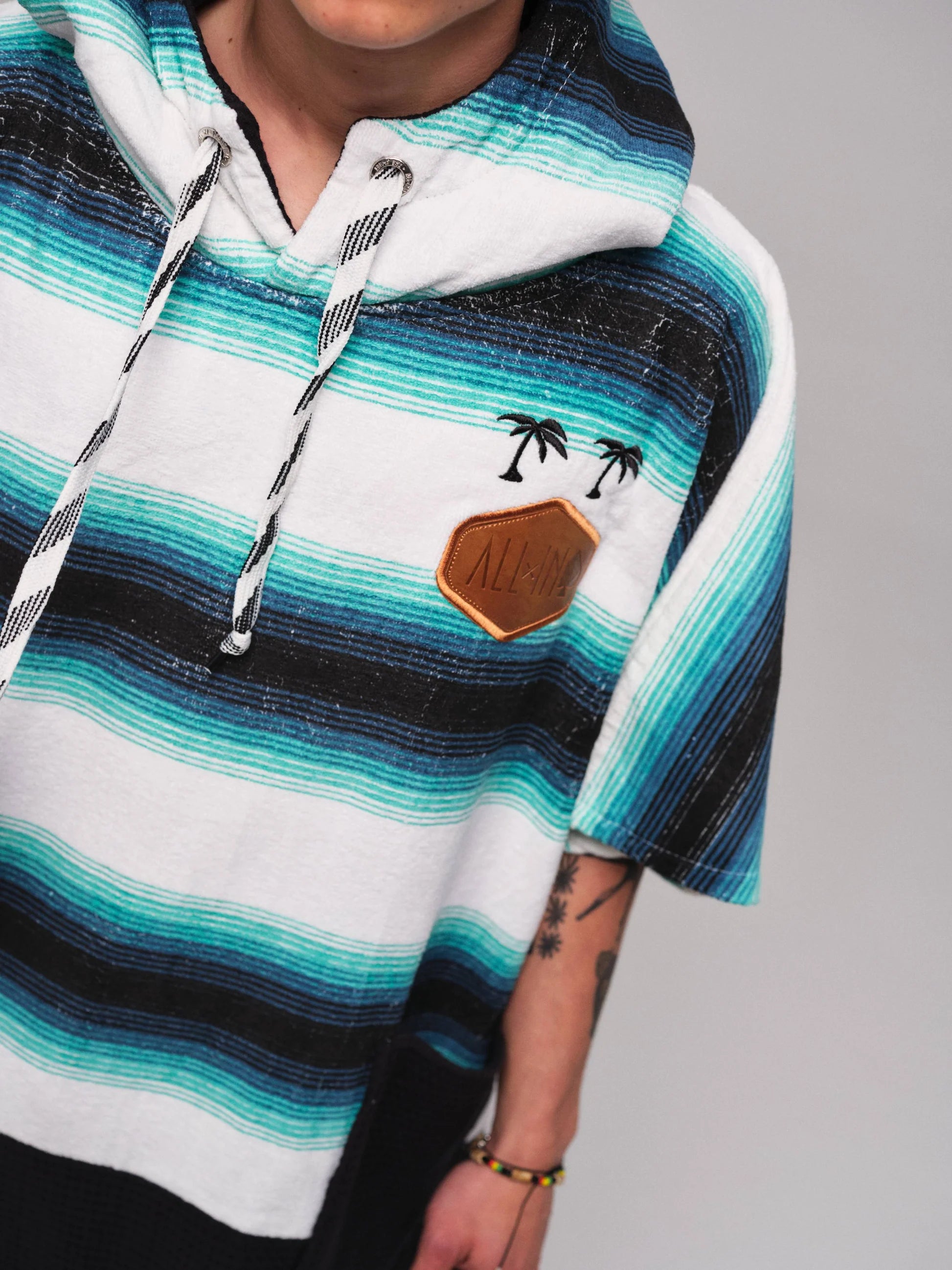 ALL IN | PONCHO | פונצ'ו S-XL X pass