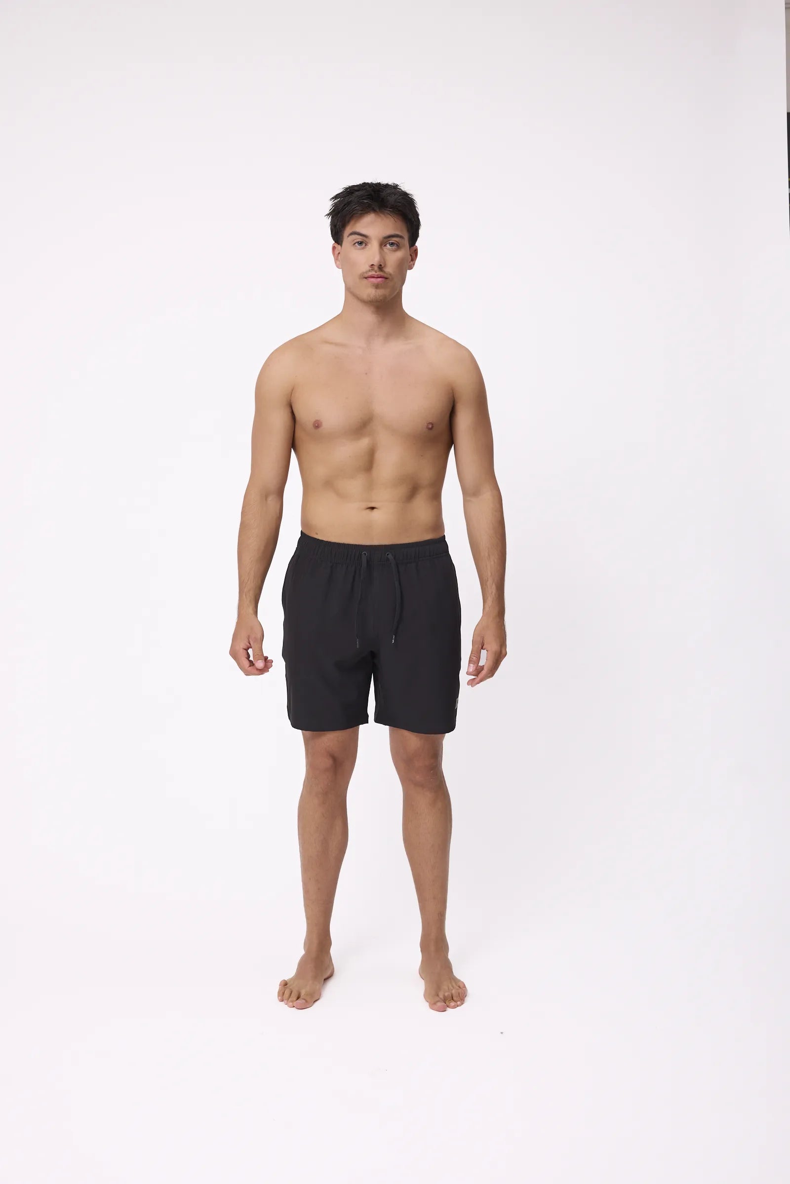 RUSTY | SHORT VIDO BLACK | מכנס ספורט ובגד ים אוריונקה