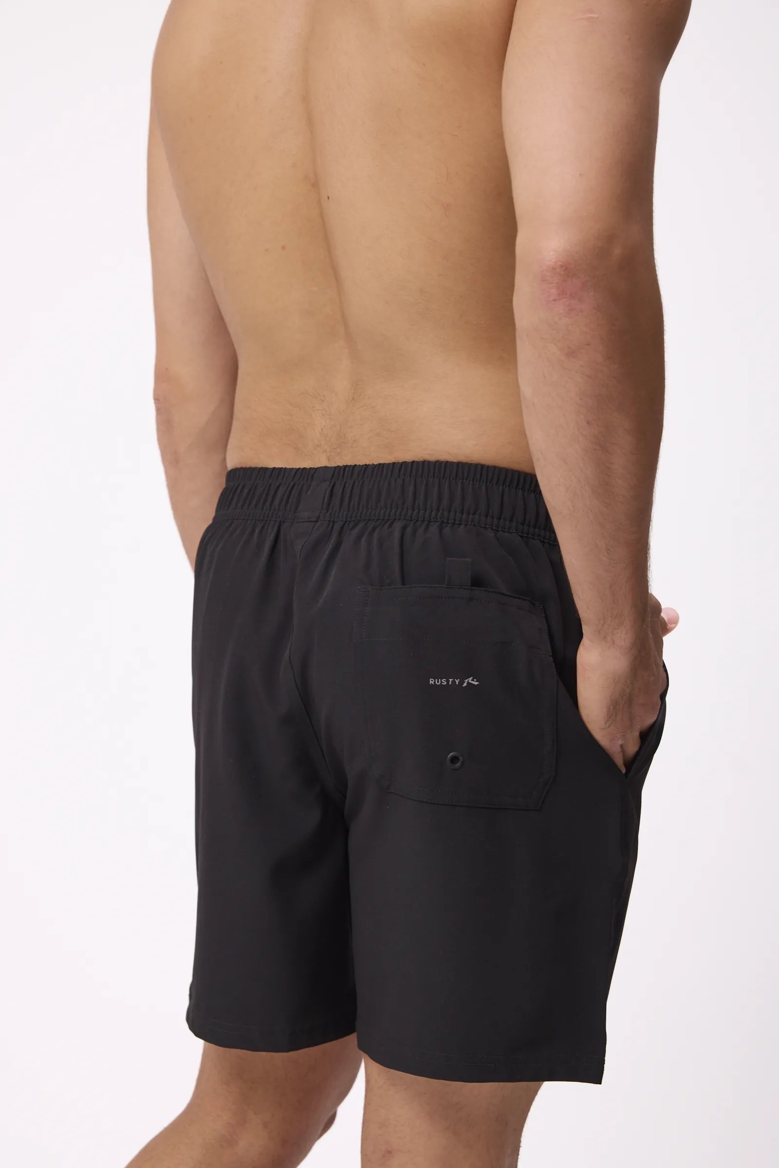 RUSTY | SHORT VIDO BLACK | מכנס ספורט ובגד ים אוריונקה