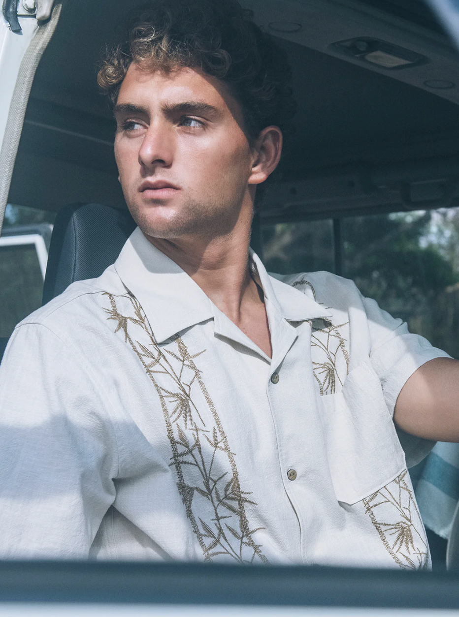 HURLEY | MUSCLE TANKSANO CAMP EMBROIDERED SS | חולצה מכופתרת קצרה 911