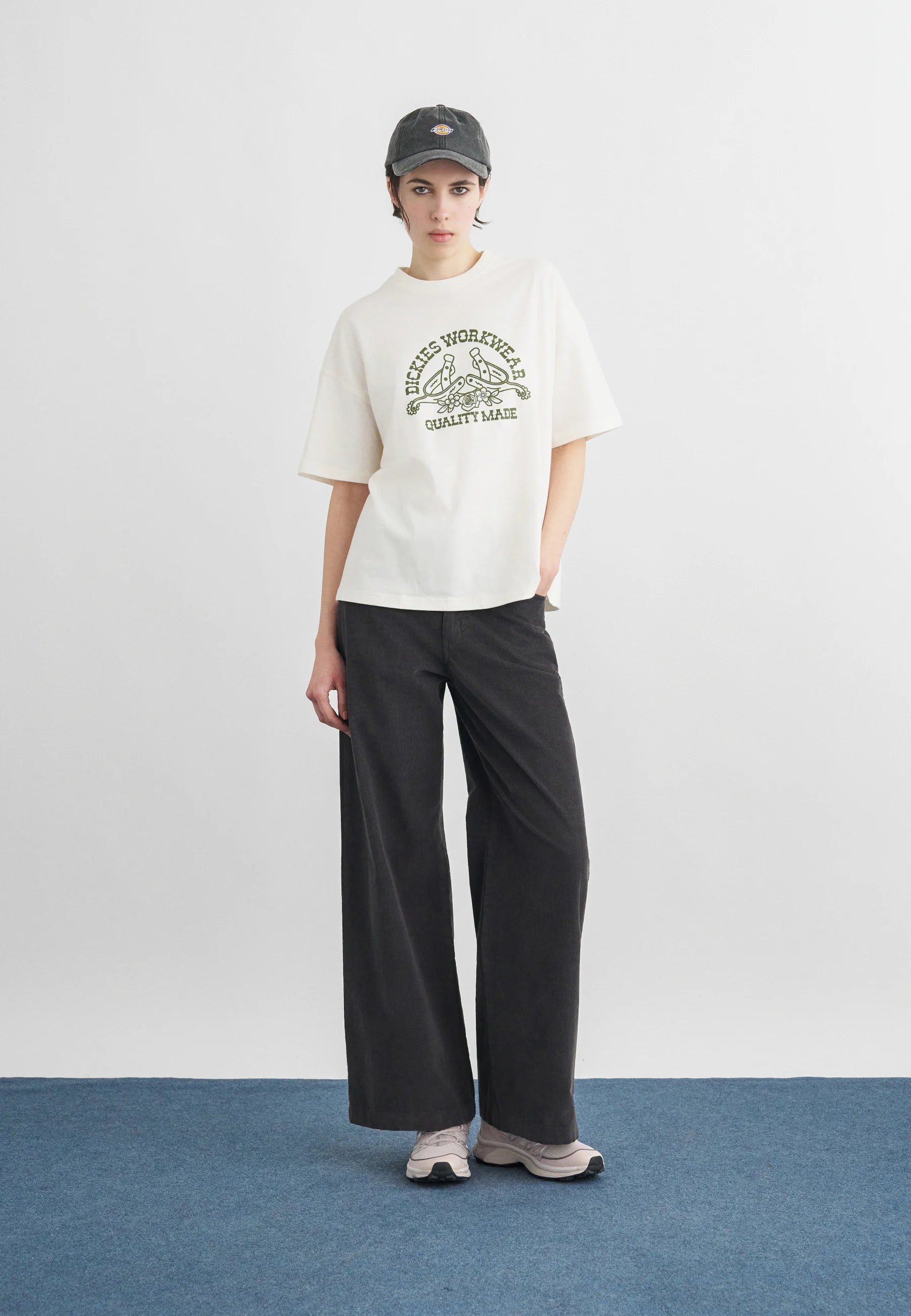 DICKIES | BETTSVILLE SS TEE W | חולצה קצרה נשים וי .אפ ישראל (אפראל) בע"מ