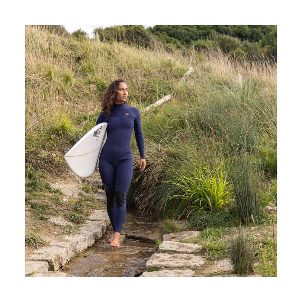 SOORUZ | FLY+ BZ NAVY 4/3 WOMEN 23 | חליפת גלישה נשים סגירה אחורית דוגית