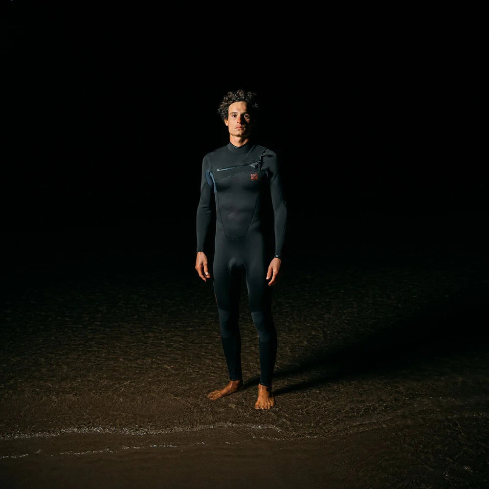 SOORUZ | FIGHTER CZ 3/2 BLACK 25 | חליפת גלישה גברים 3/2 שחור סגירת חזה דוגית