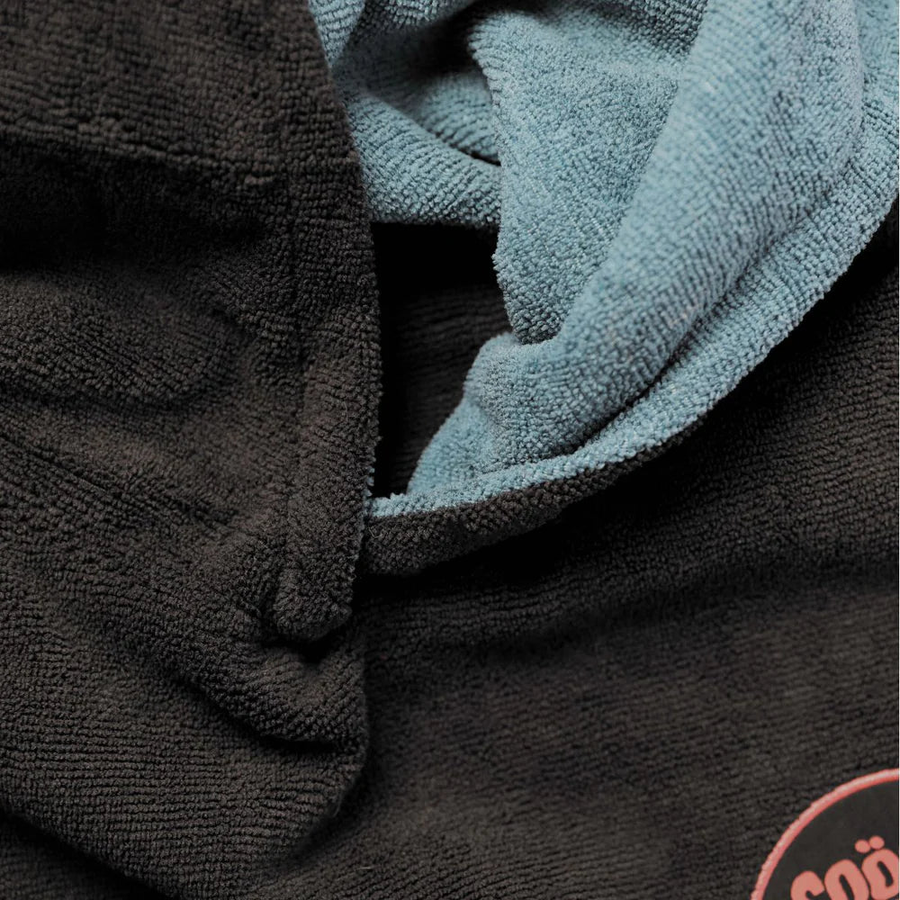 SOORUZ | Poncho arco black | פונצ'ו סורוז שחור דוגית