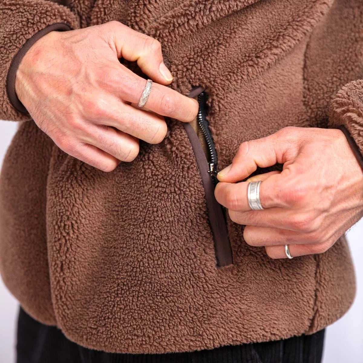 SOORUZ | SHERPA JACKET BROWN | ג'קט פליז חום דוגית